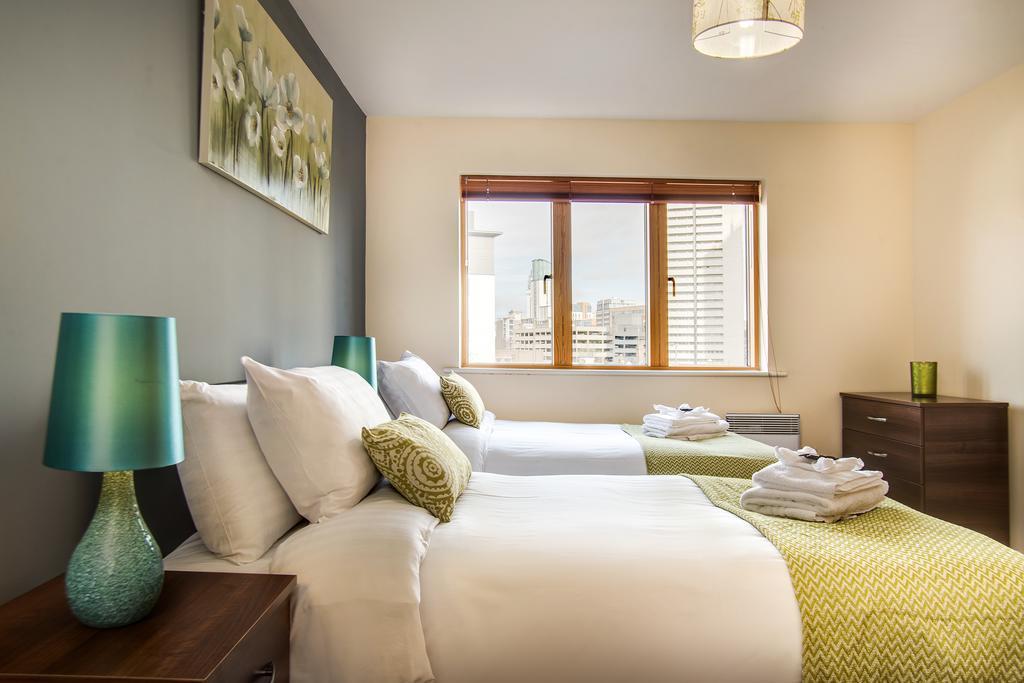 Mica Point City Centre Apartment เบอร์มิงแฮม ภายนอก รูปภาพ